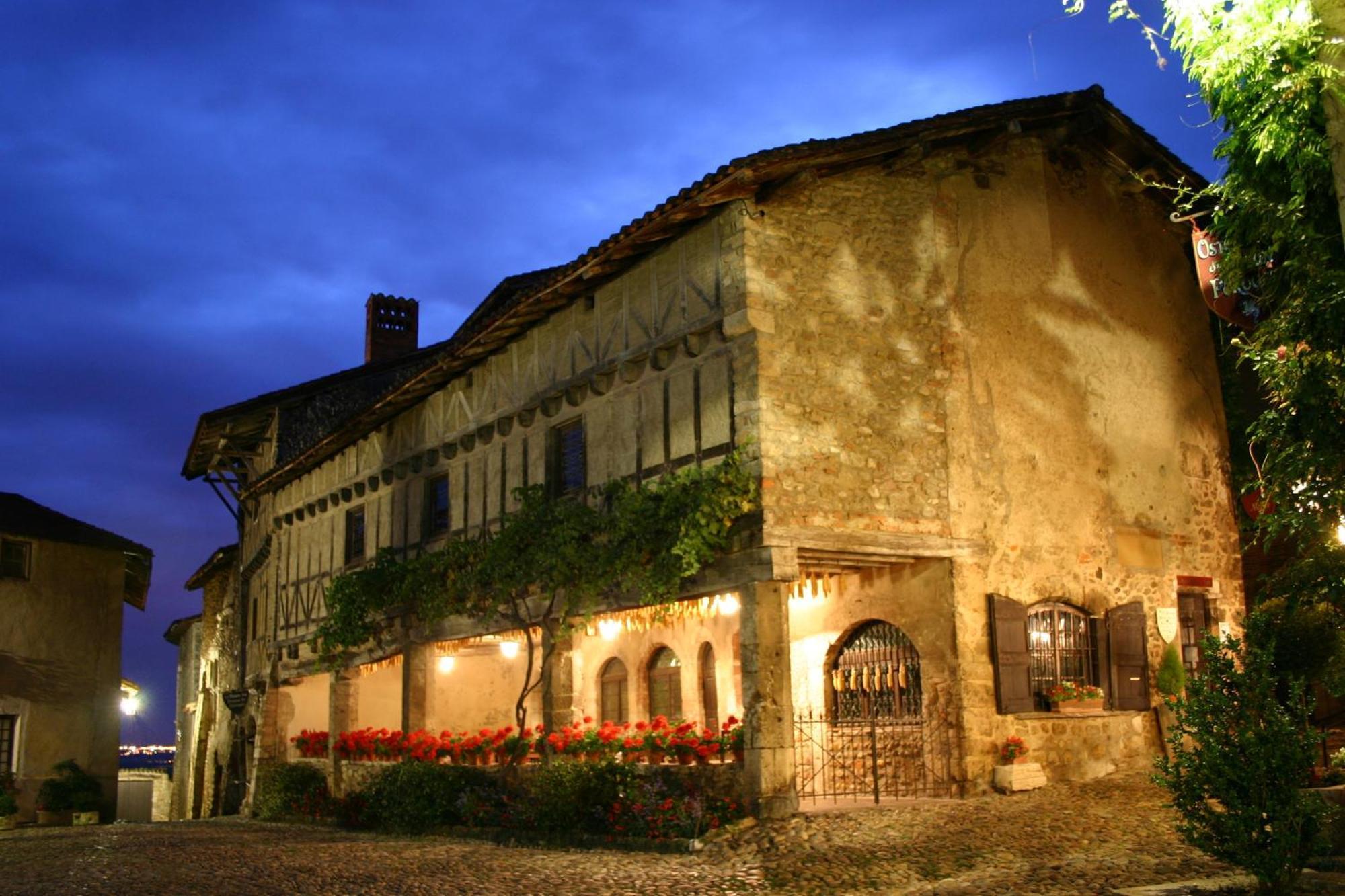Hostellerie Du Vieux Pérouges Buitenkant foto