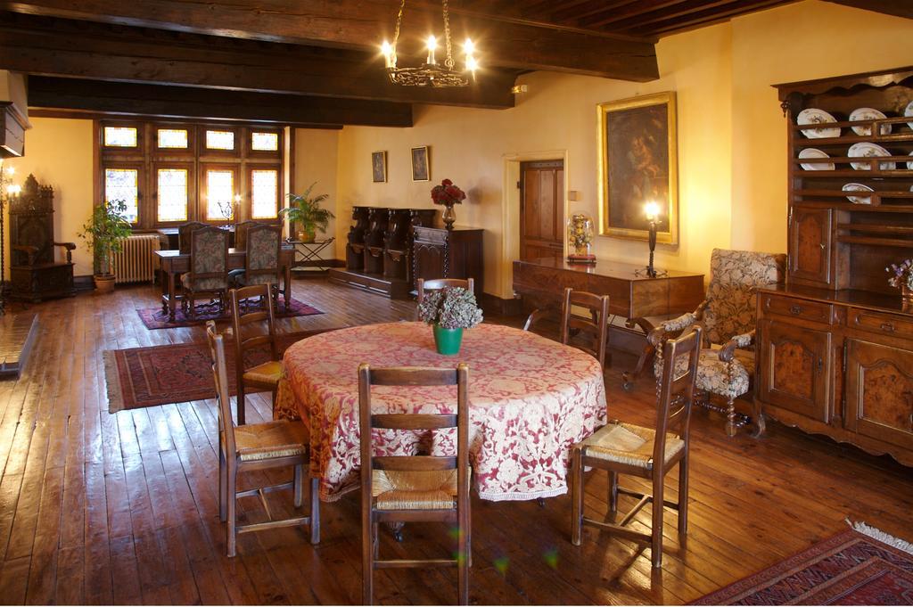 Hostellerie Du Vieux Pérouges Buitenkant foto