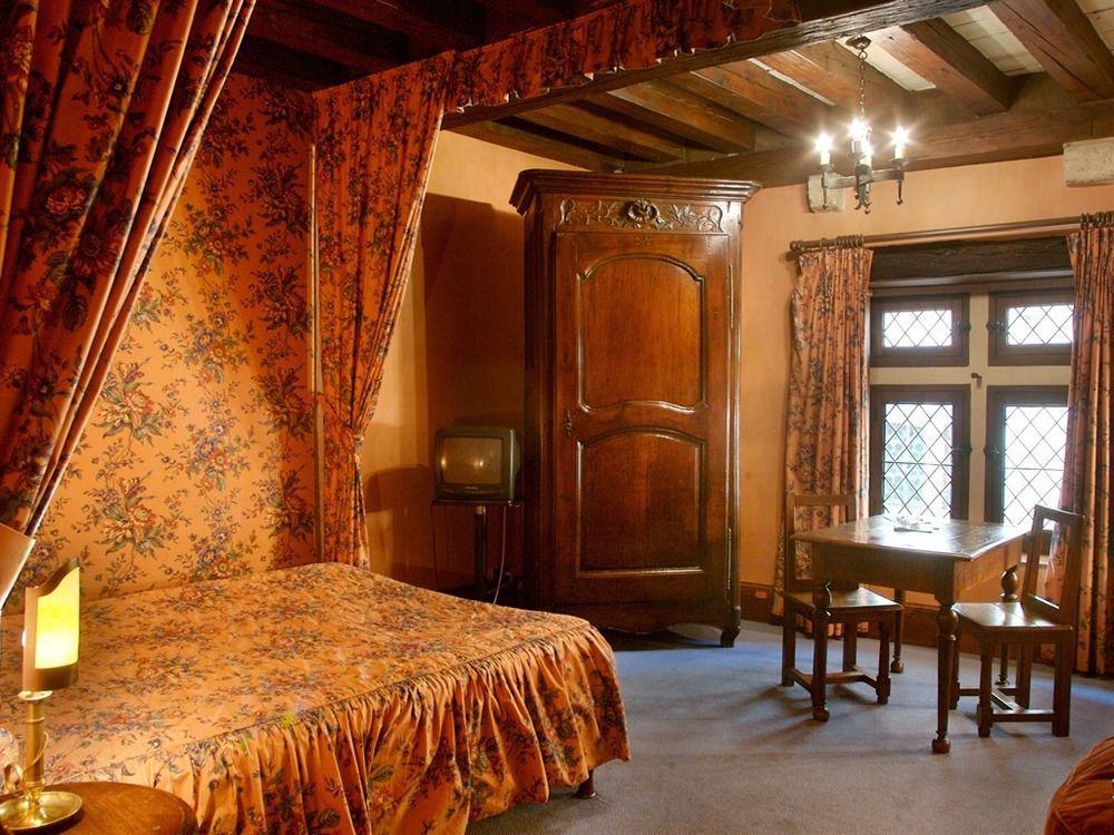 Hostellerie Du Vieux Pérouges Buitenkant foto