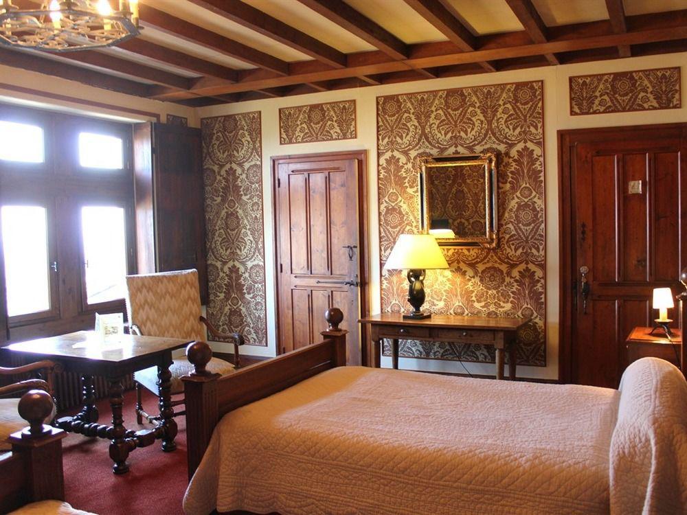 Hostellerie Du Vieux Pérouges Buitenkant foto
