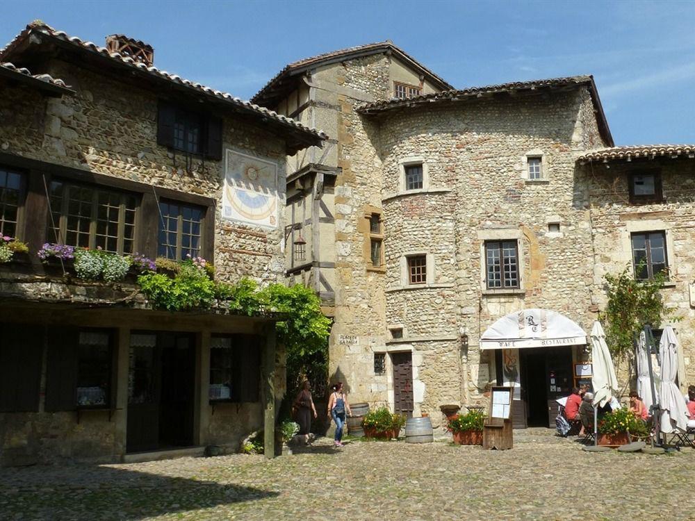 Hostellerie Du Vieux Pérouges Buitenkant foto