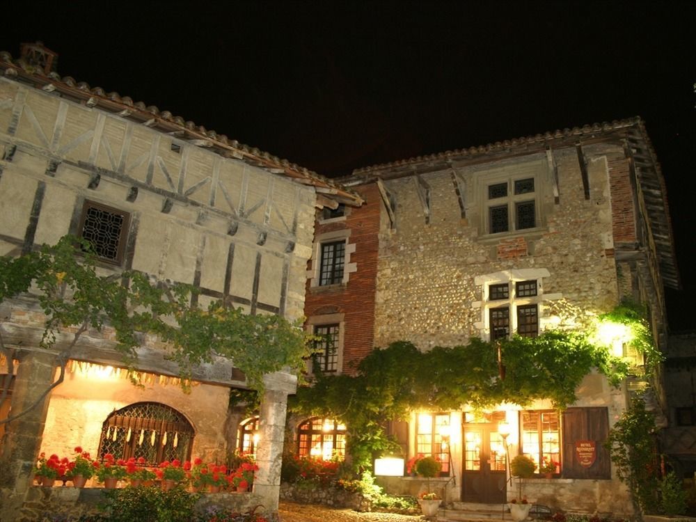 Hostellerie Du Vieux Pérouges Buitenkant foto