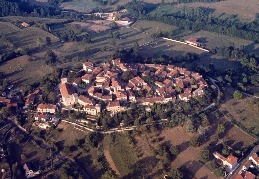 Hostellerie Du Vieux Pérouges Buitenkant foto