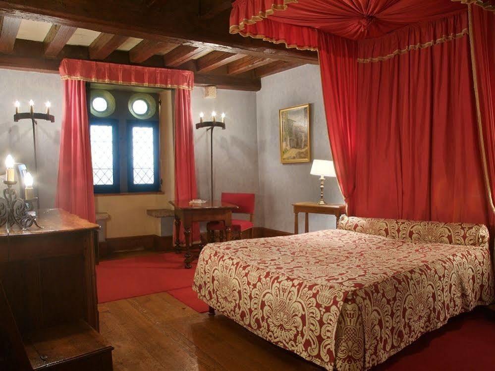 Hostellerie Du Vieux Pérouges Buitenkant foto